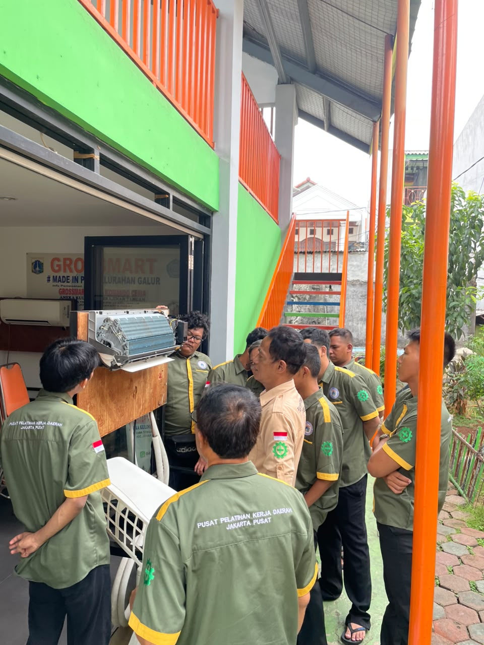Pelatihan MTU Teknisi Pendingin di RPTRA Komando Ceria Kelurahan Galur